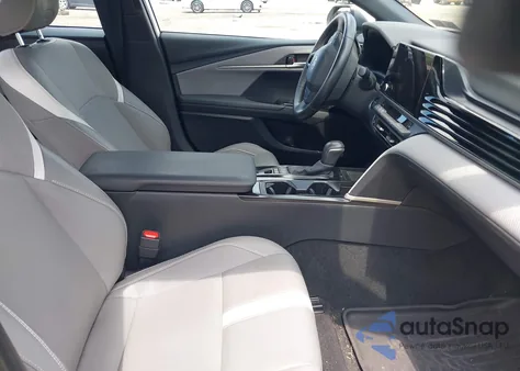 2025 Toyota Camry Se z USA, uszkodzony, nr VIN 4T1DAACKXSU534244